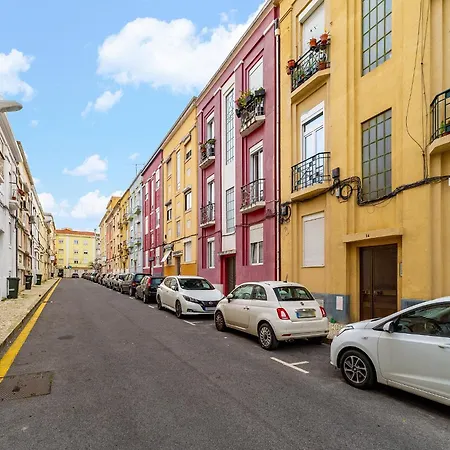 Whome Authentic Flat Near Penha De Franca Views