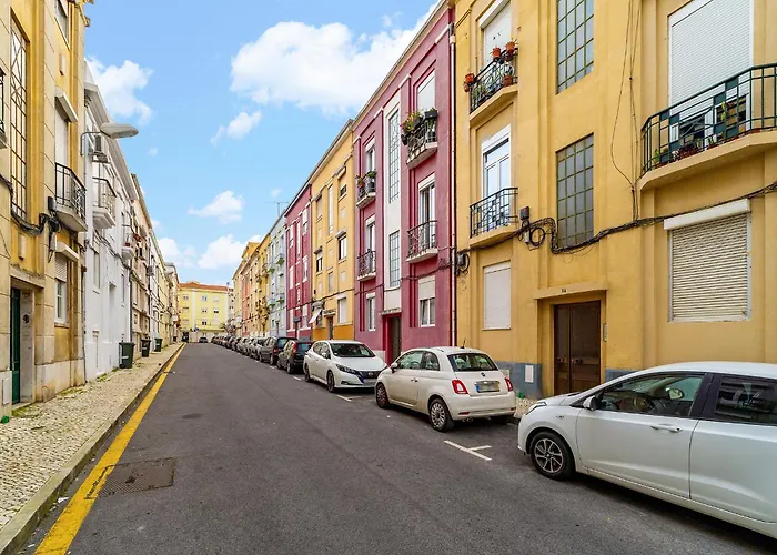 Whome Flat Near Penha De Franca Views