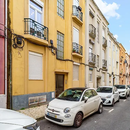 아파트 Whome Authentic Flat Near Penha De Franca Views 리스본