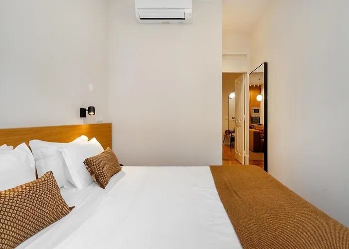 Whome Flat Near Penha De Franca Views *
