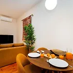 Whome Flat Near Penha De Franca Views